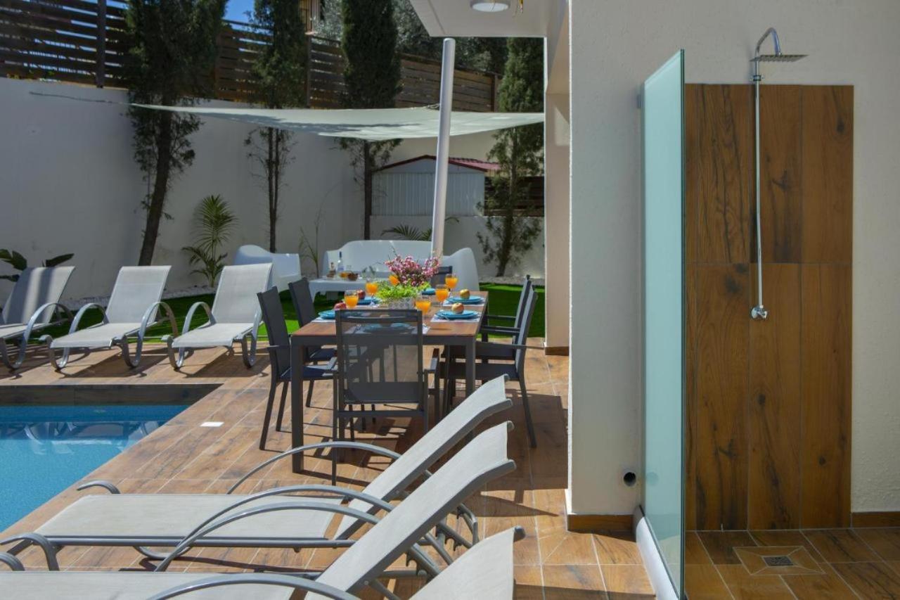 Tsokkos Family Villa - Pool Garden Walk To Beach بروتاراس المظهر الخارجي الصورة