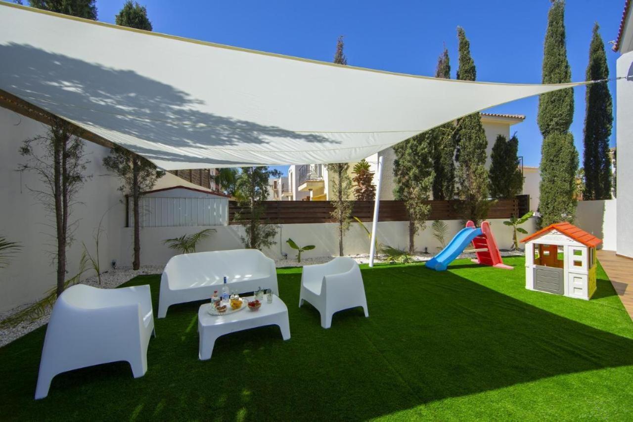 Tsokkos Family Villa - Pool Garden Walk To Beach بروتاراس المظهر الخارجي الصورة