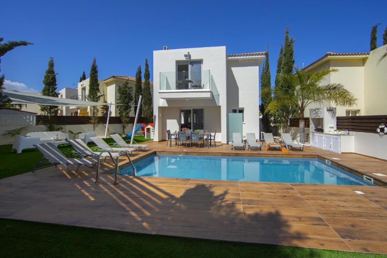 Tsokkos Family Villa - Pool Garden Walk To Beach بروتاراس المظهر الخارجي الصورة