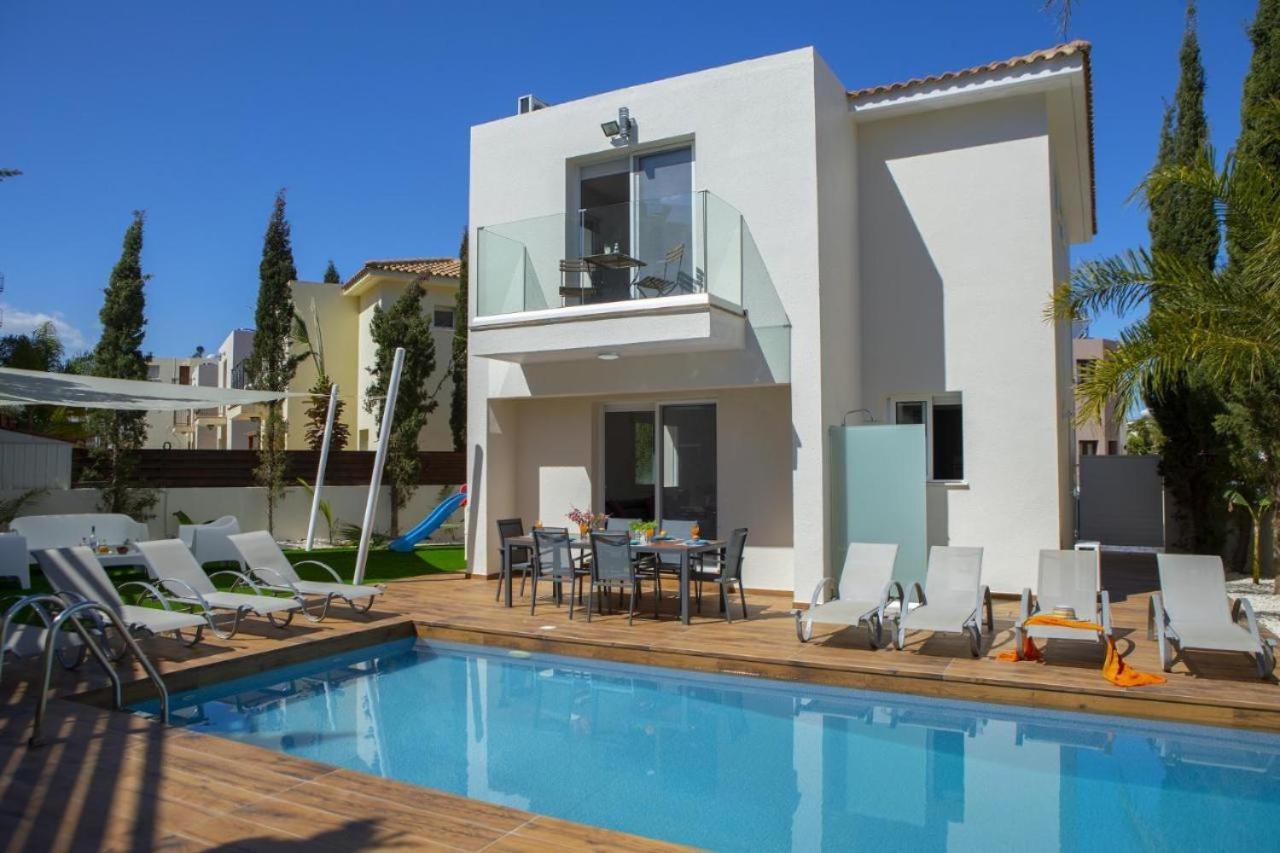 Tsokkos Family Villa - Pool Garden Walk To Beach بروتاراس المظهر الخارجي الصورة